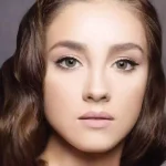 لنز چشم رنگی آناستازیا رنگ شیکاگو بلوند عسلی زیتونی دوردار