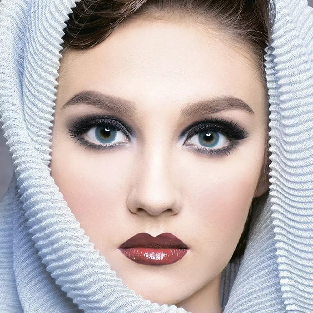 لنز چشم رنگی آناستازیا رنگ میامی بلو آبی با ته مایه زرد بدون دور