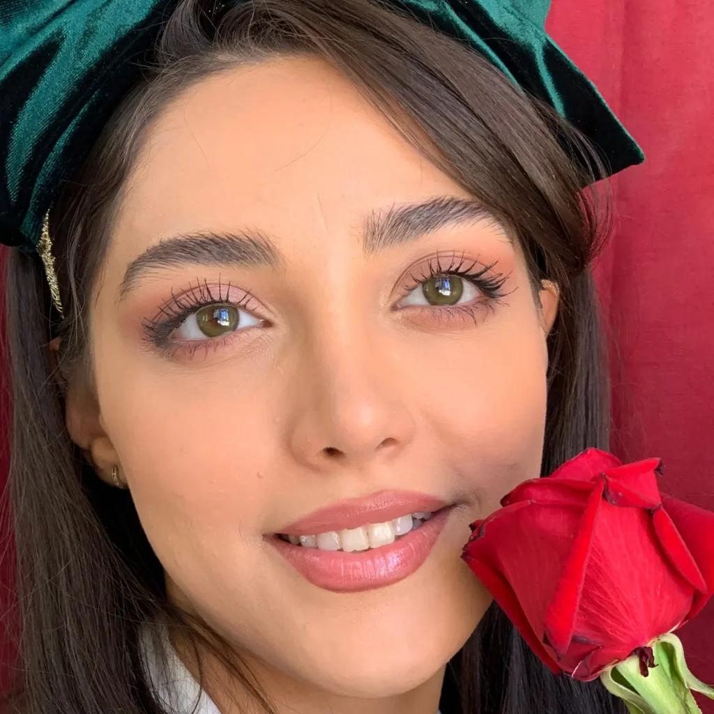 لنز سنیوریتا جدیت سبز یشمی