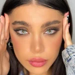 لنز سلنا اسکای بلو آبی روشن مرکز عسلی