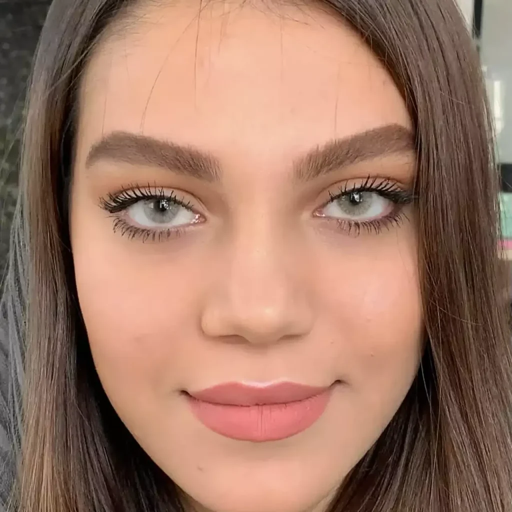 لنز جمستون ایوری وایت کول سبز عسلی بدون دور