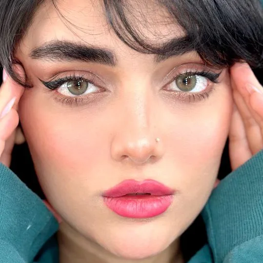 لنز یونیک ویستریال سبز لجنی دور دار